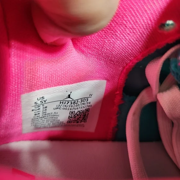 Jordan Kids Sneakers 5.5Y Hyper Jade/Green Strike-white New With Box - Picture 8 of 8